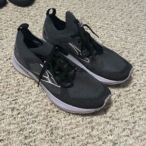 💜Brooks Sneakers💜